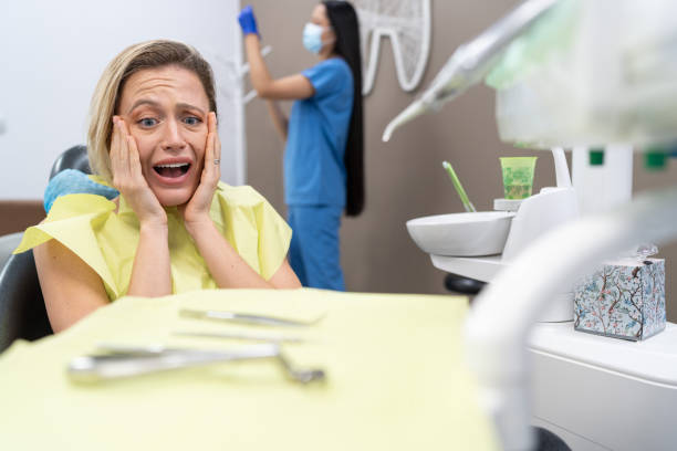 Best Emergency Tooth Extraction  in Holyoke, CO