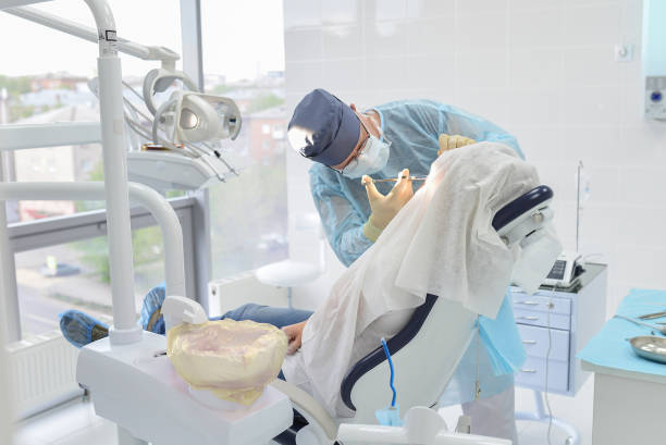 Best Emergency Tooth Extraction  in Holyoke, CO